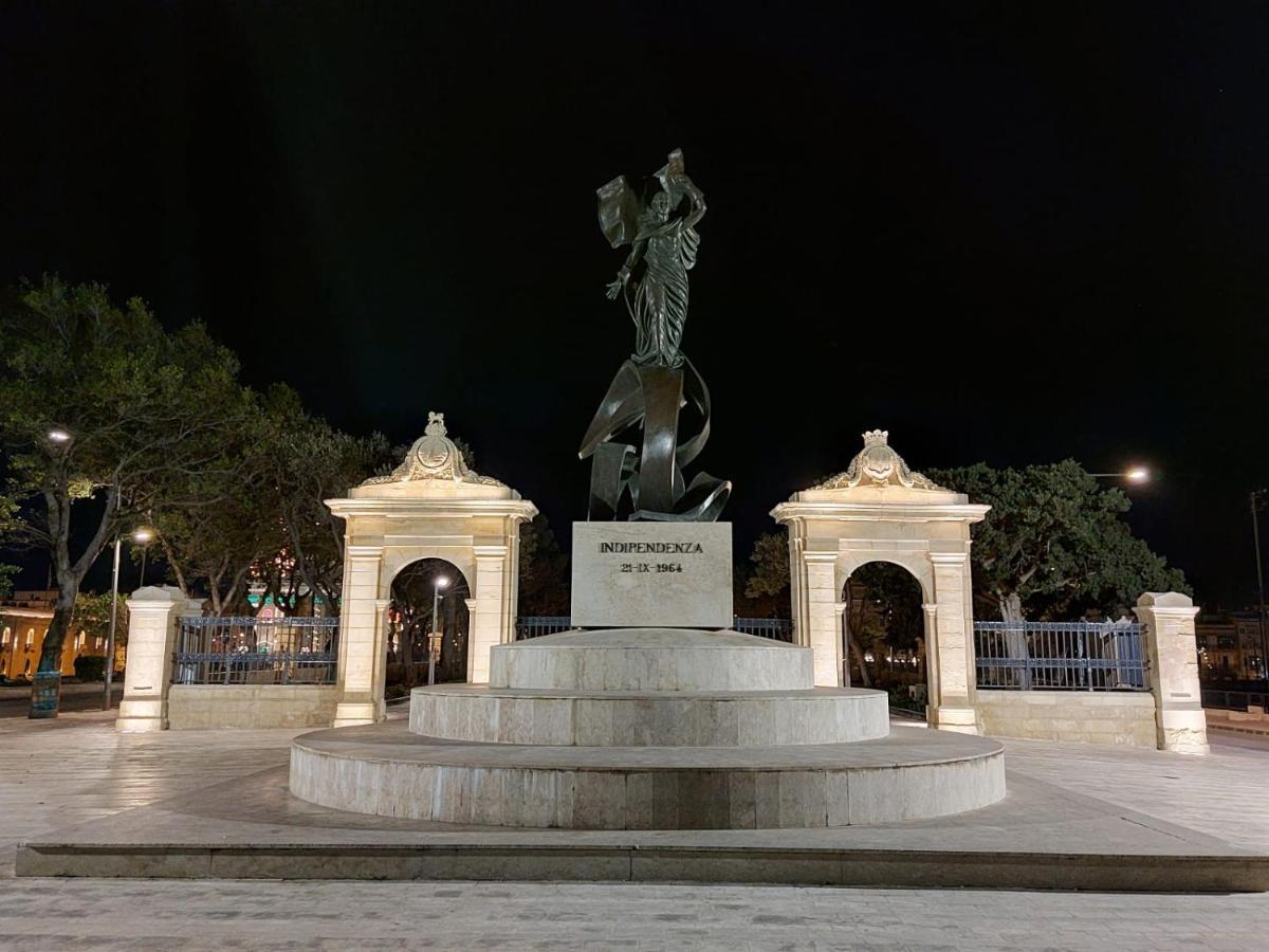 Near Valletta City - Open Views - Ta Tessie Suite In Floriana - Malta Экстерьер фото